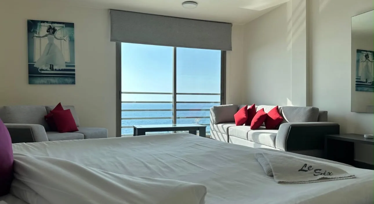 The sea seen from the bed